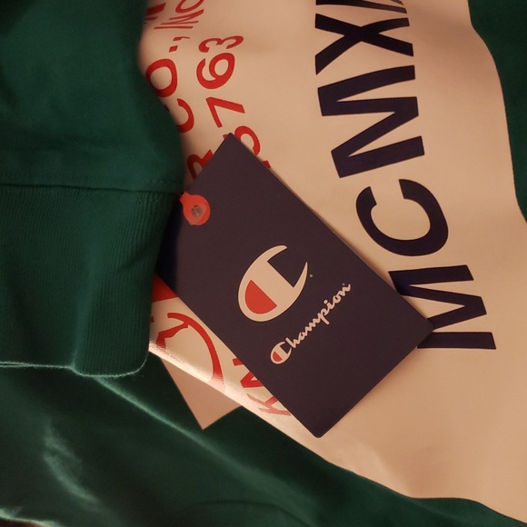 Champion UO Exclusive Heritage Long Sleeve Cropped Tee,Green, Originally $40.00 - Picture 7 of 7